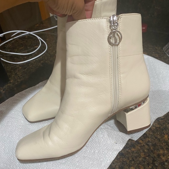 Franco Sarto L-Marquee Block Heel Bootie - Picture 2 of 12